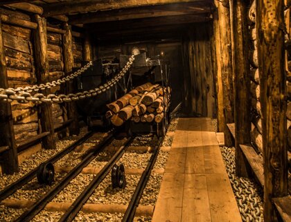 Blick in einen alten Stollen im Bergbaumuseum Deuben