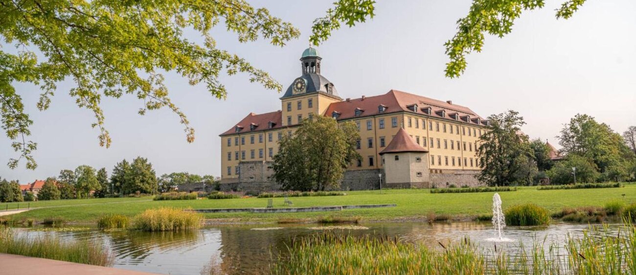 Schloss Moritzburg Vorderansicht am Tag.