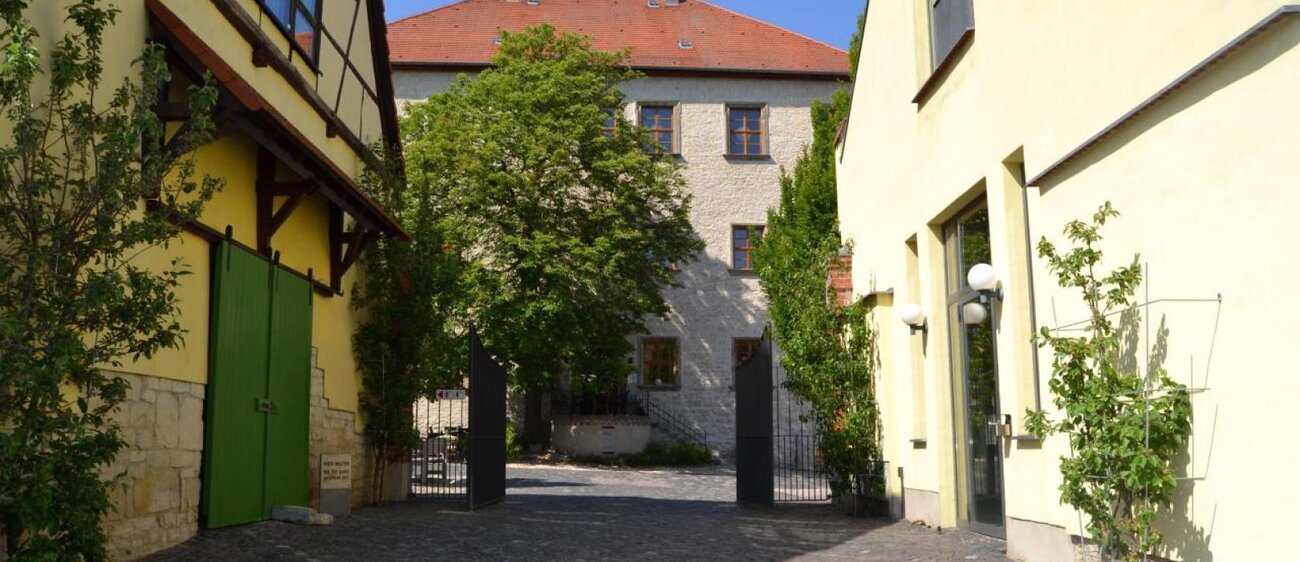 Übernachten in den historischen Mauern vom Hotel Resort Schloss Auerstedt