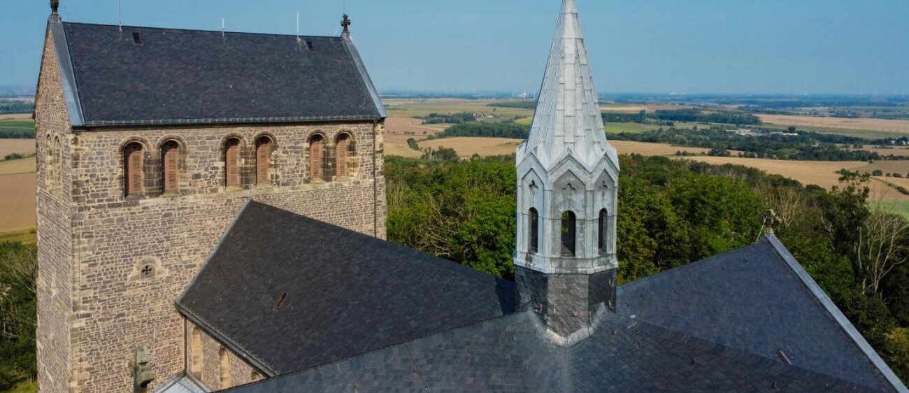 Augustinerstiftskirche St. Petrus und Augustiner-Chorherrenstift Petersberg