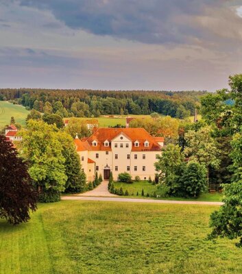 Das Altes Schloss mit dem Schlosspark in Hummelshain